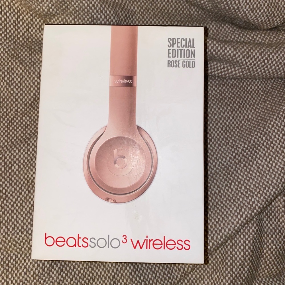 Beats solo 3 rose gold limited addition